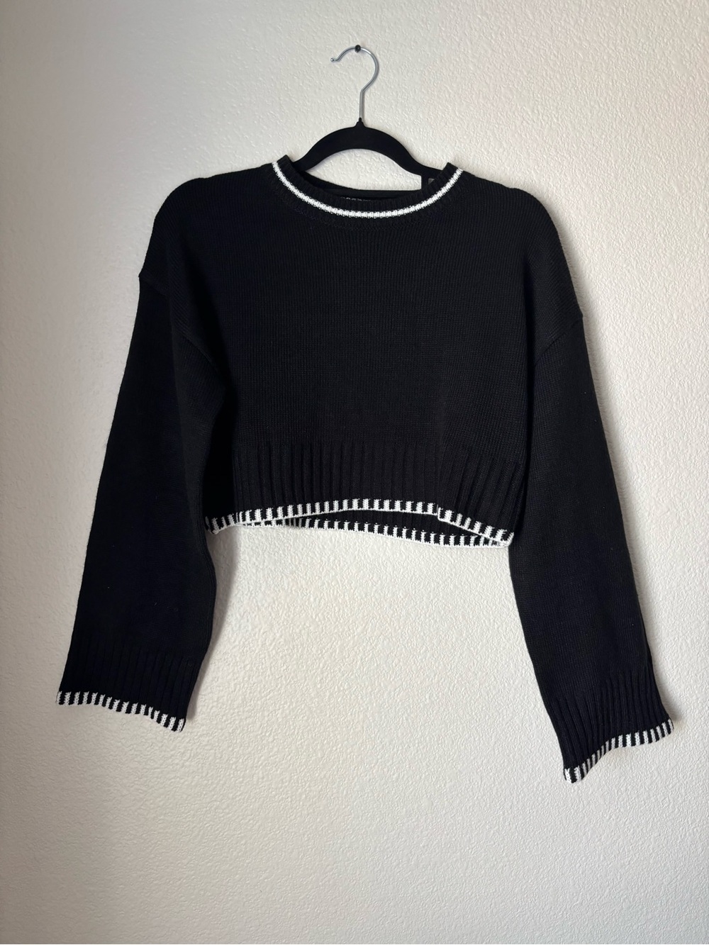 Black contrast-stitch cropped sweater size S